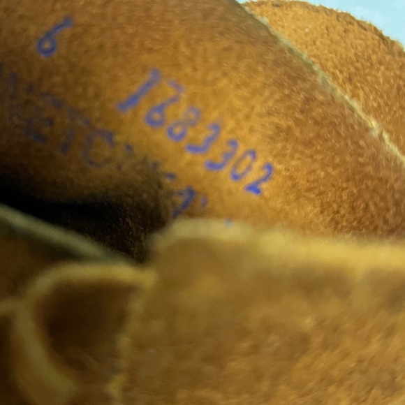 Minnetonka Fringe Suede Hard Sole Moccasin Hippie Boho Moccasins - Picture 9 of 12